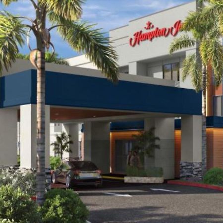 Hampton Inn & Suites Летроп Екстер'єр фото